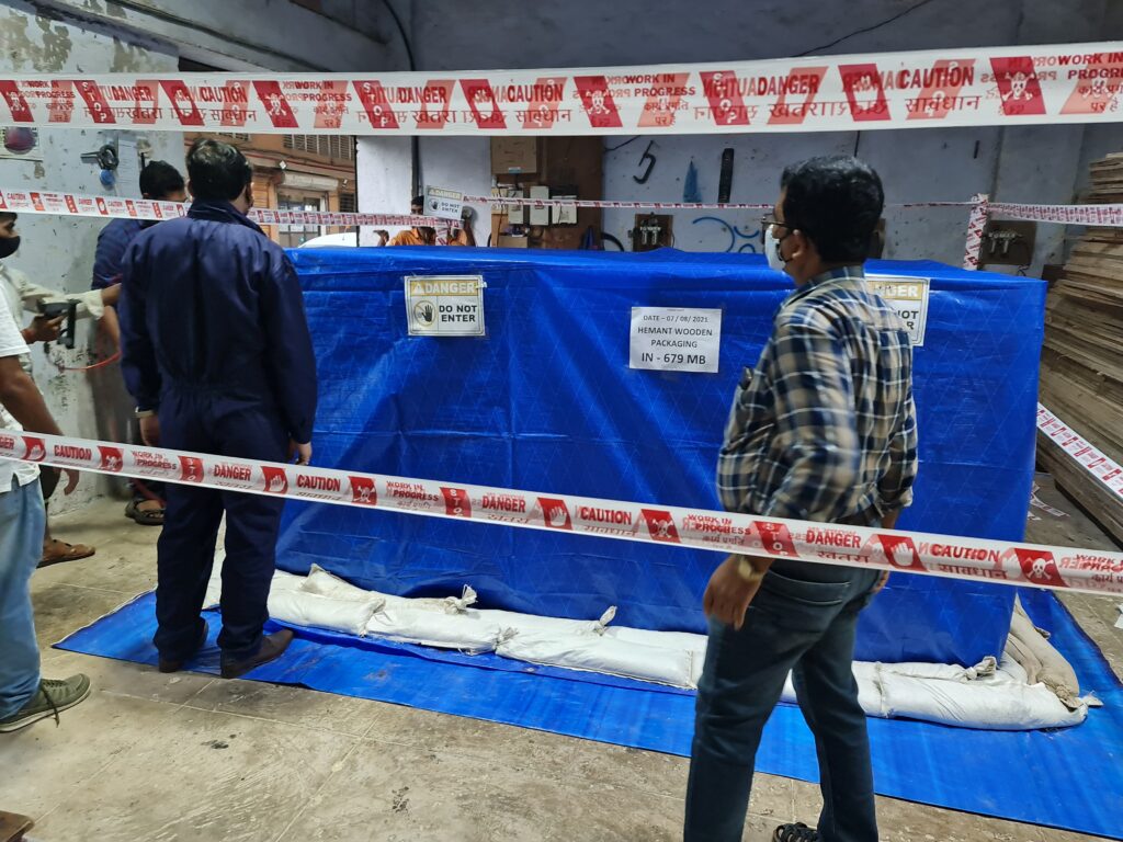 ISPM-15 fumigation of wooden pallet for export shipment