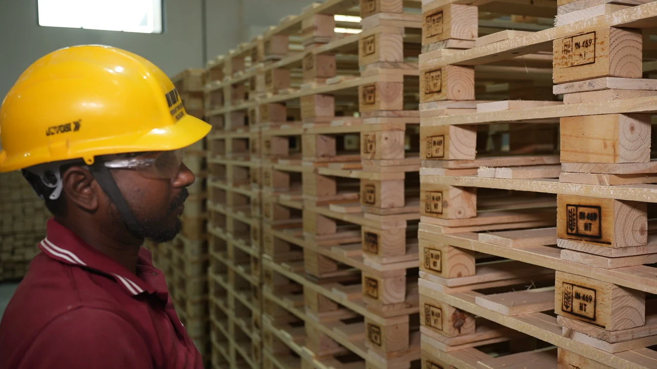 export wooden pallets heat treated packaging
